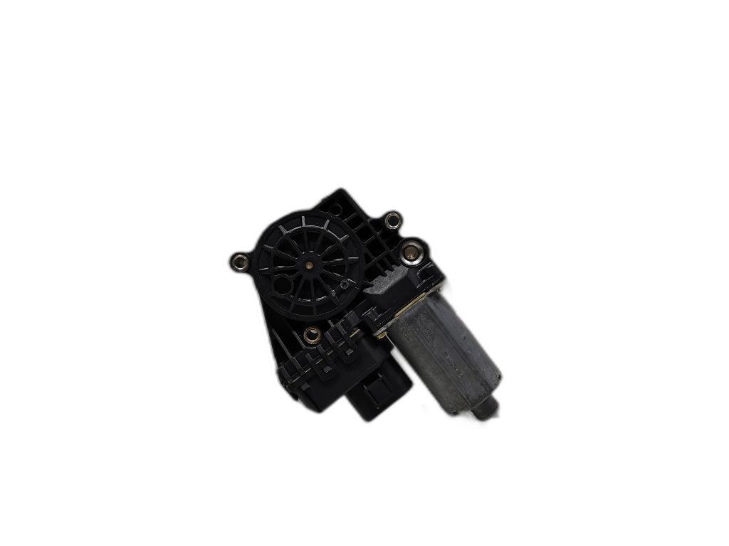 Motoras macara dreapta spate Audi A6 C5 2.0 TDI (1997-2005) 0130821784 OEM 0130821784