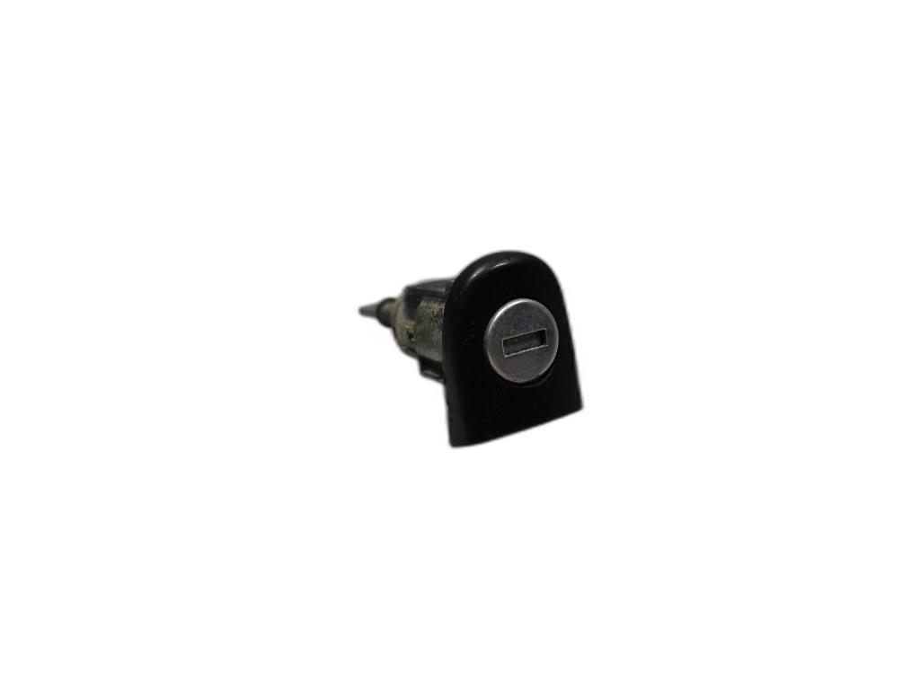 Butuc cheie usa Skoda Octavia 1U0837168 SKODA OCTAVIA [ 1959 - 1971 ] OEM 1U0837168