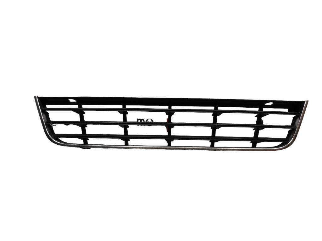 Grila bara fata centrala Volkswagen Passat Variant (3C5) cod 3C0853677 VOLKSWAGEN PASSAT Variant (3C5) [ 2005 - 2011 ] OEM 3C0853677