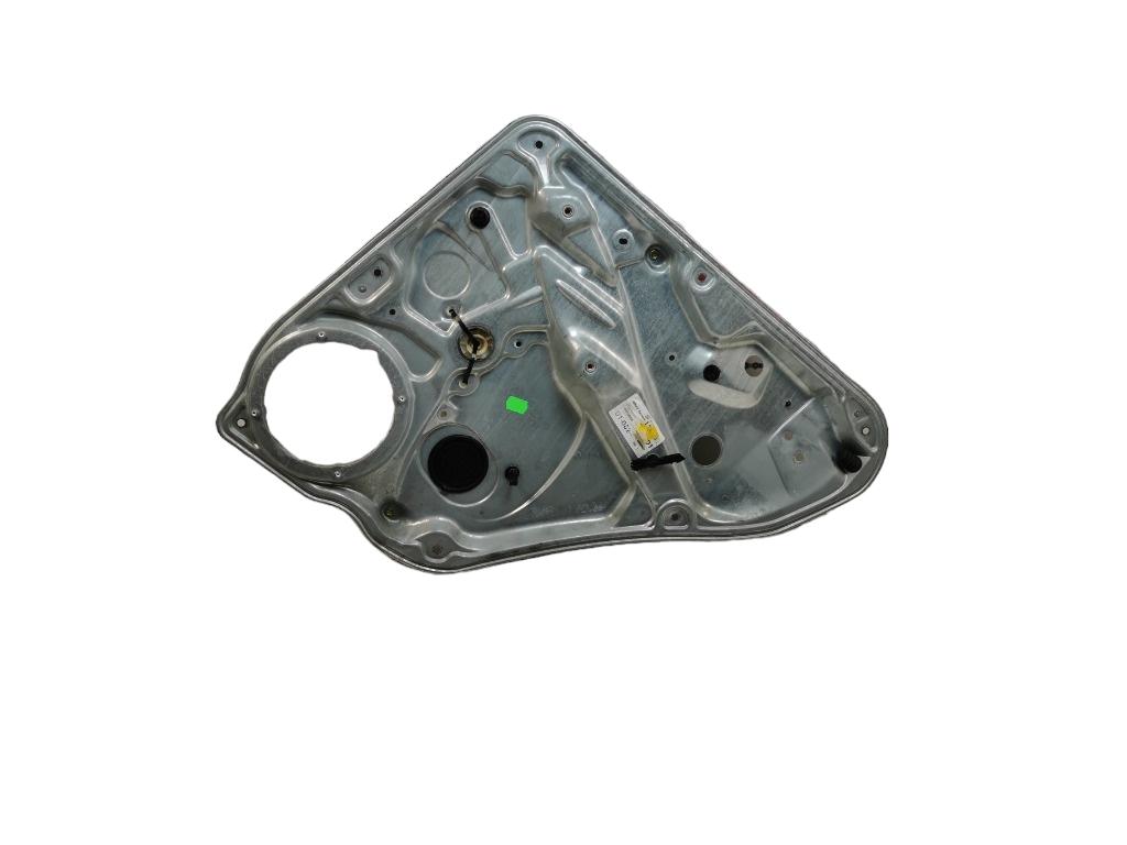 Macara cu motoras dreapta spate 3B9839752BF Volkswagen Passat Variant (3B6) 2000-2005 VOLKSWAGEN PASSAT Variant (3B6) [ 2000 - 2005 ] OEM 3B9839752BF