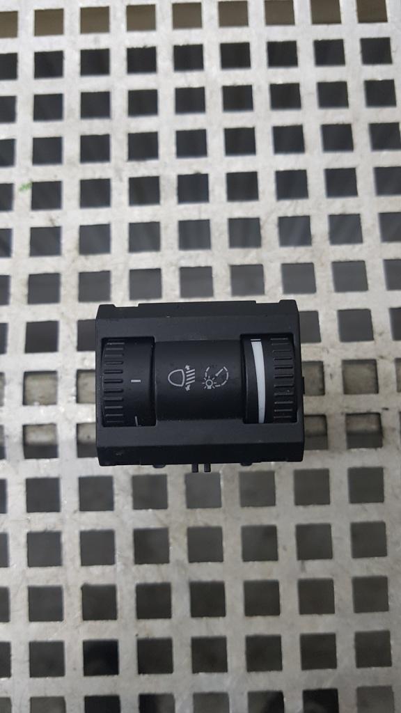 Buton reglaj faruri Skoda Octavia 2 1Z 2.0 TDI 2007 KOMBI SKODA OCTAVIA [ 1959 - 1971 ] OEM 1Z0941333