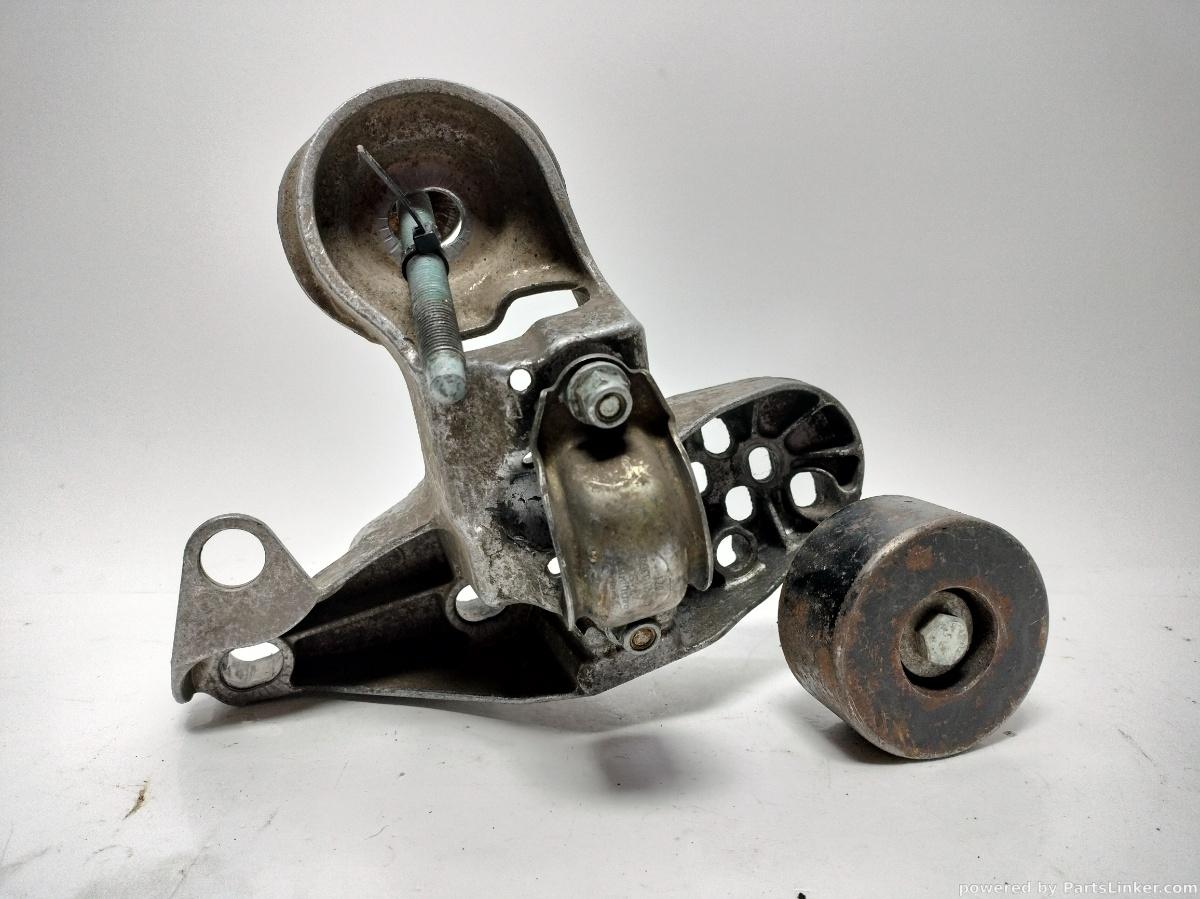 Suport bara stabilizatoare stanga Audi A4 B6 (8E2) Sedan 2003 1.9 TDI OEM 8E0199351C