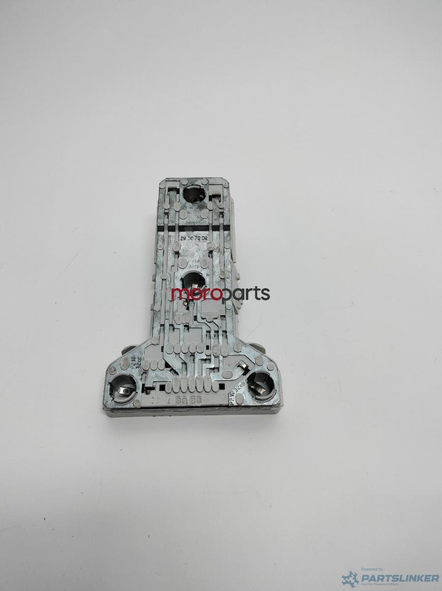 Soclu far / stop stanga fata VOLKSWAGEN PASSAT Estate (3B5) [ 1997 - 2001 ] 1.6 (ADP, AHL, ANA, ARM) 74KW|101HP VAG OEM 3B5945257