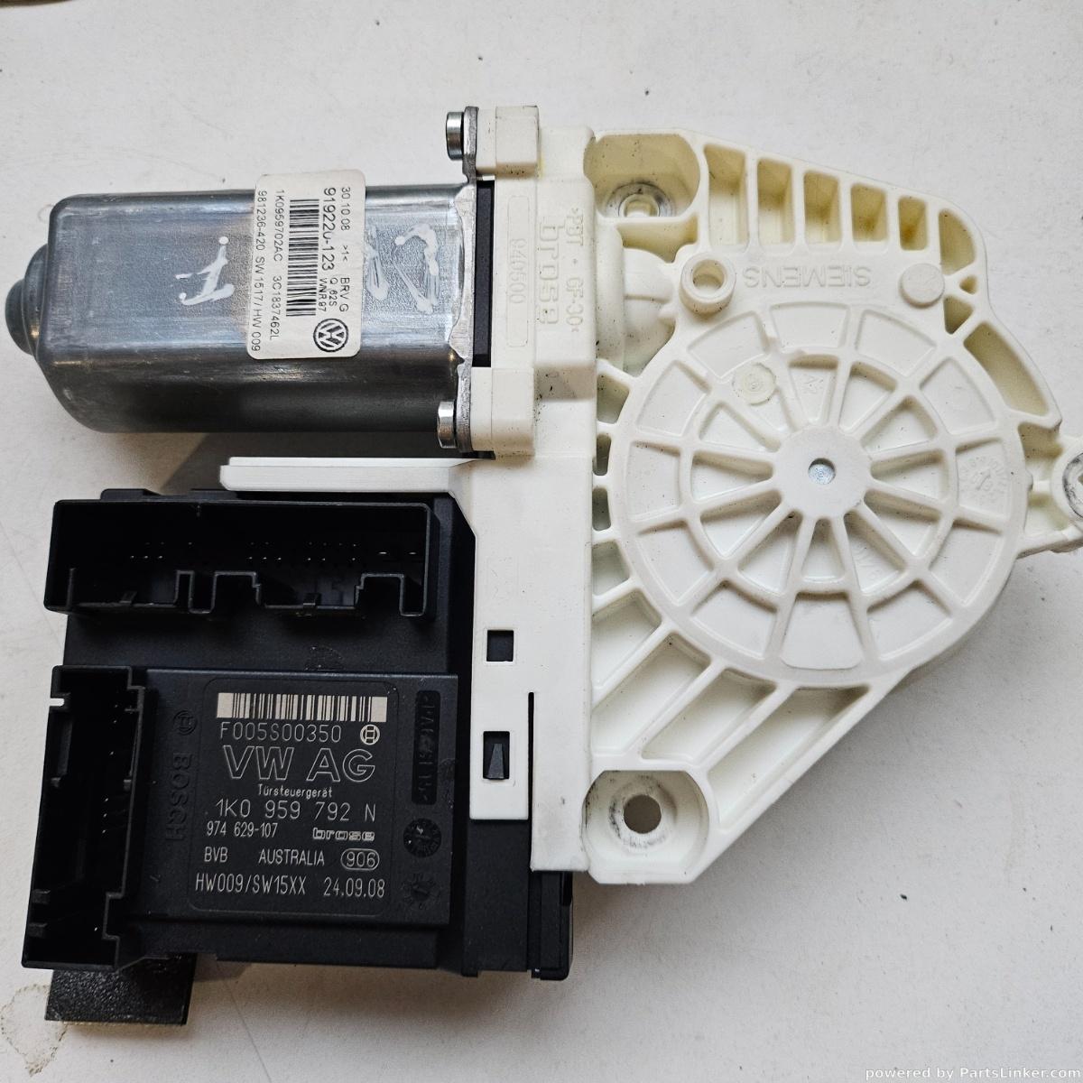 Motoras macara geam dreapta fata VOLKSWAGEN PASSAT Variant (3C5) [ 2005 - 2011 ] OEM 1k0959792n