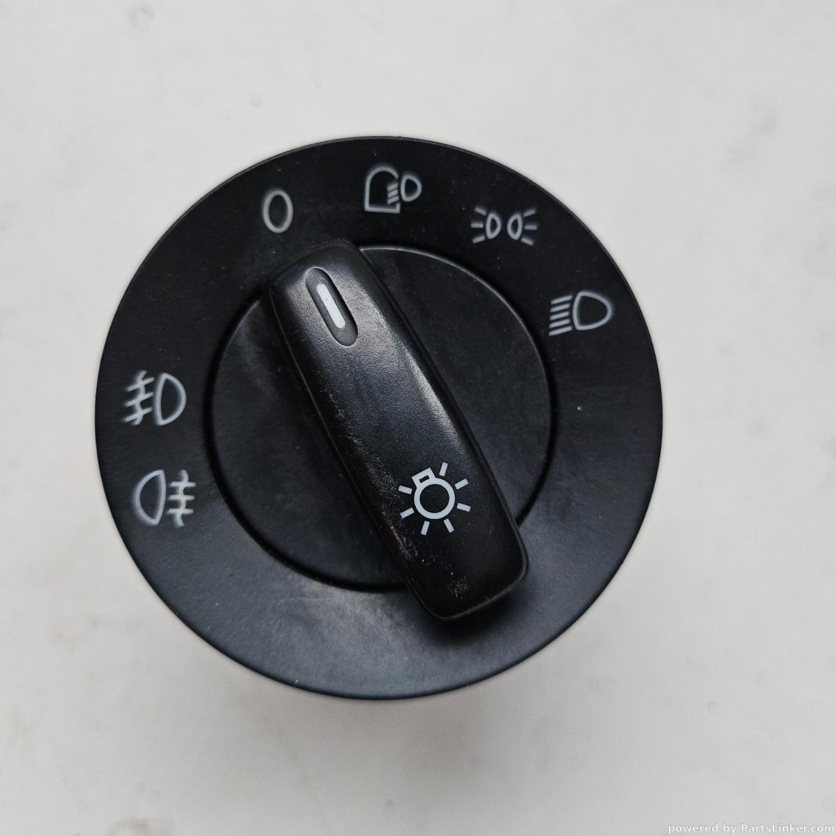 Bloc lumini VOLKSWAGEN PASSAT Variant (3C5) [ 2005 - 2011 ] OEM 1k0941431n