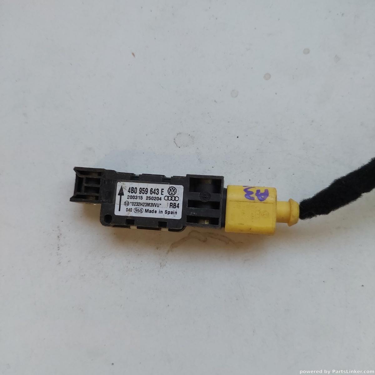 Senzor impact airbag AUDI A8 II (4E2, 4E8) [ 2002 - 2010 ] 4b0959643e