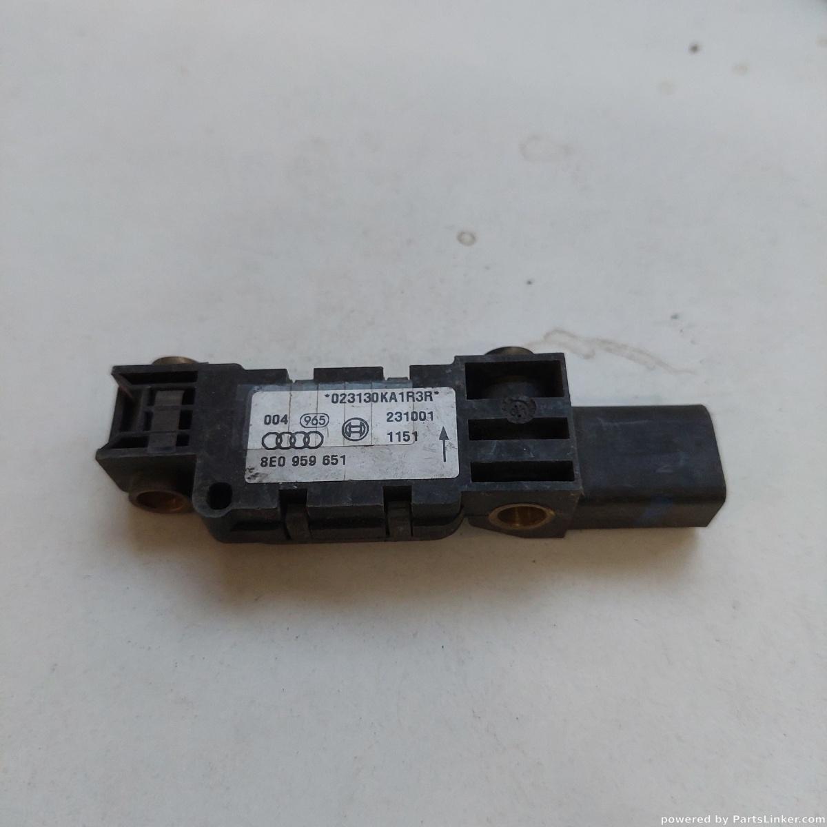 Senzor impact airbag AUDI A4 II 8E2, B6 2000 - 2005 8e0959651