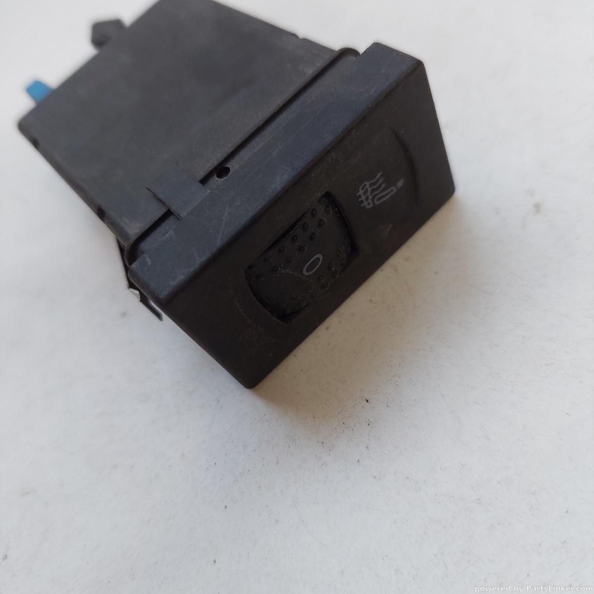 Comutator incalzire scaun VOLKSWAGEN PASSAT 3C2 2005 - 2010 3b0963564d