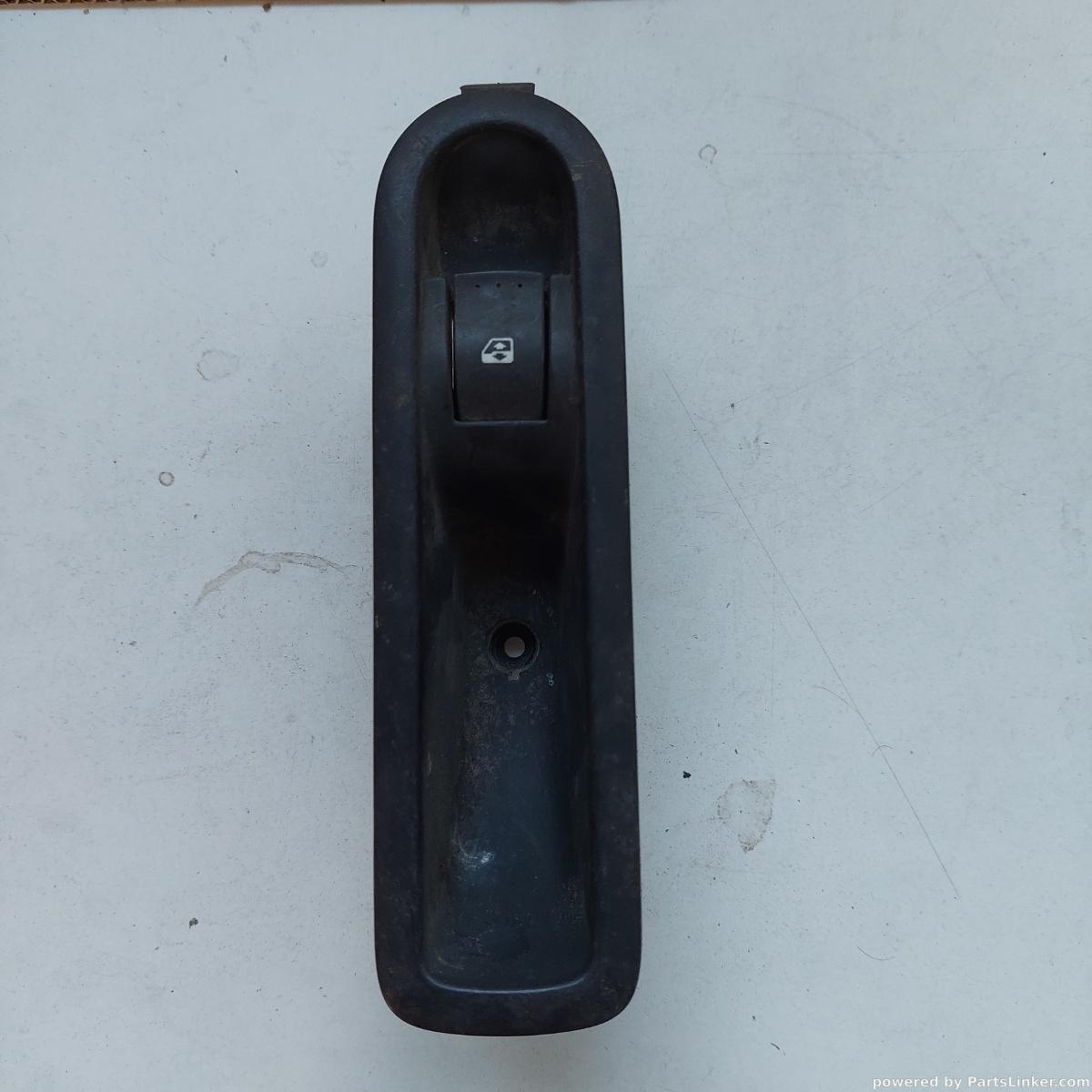 Butoane geamuri electrice RENAULT MEGANE II Saloon (LM0/1_) [ 2003 - > ] OEM 156013870