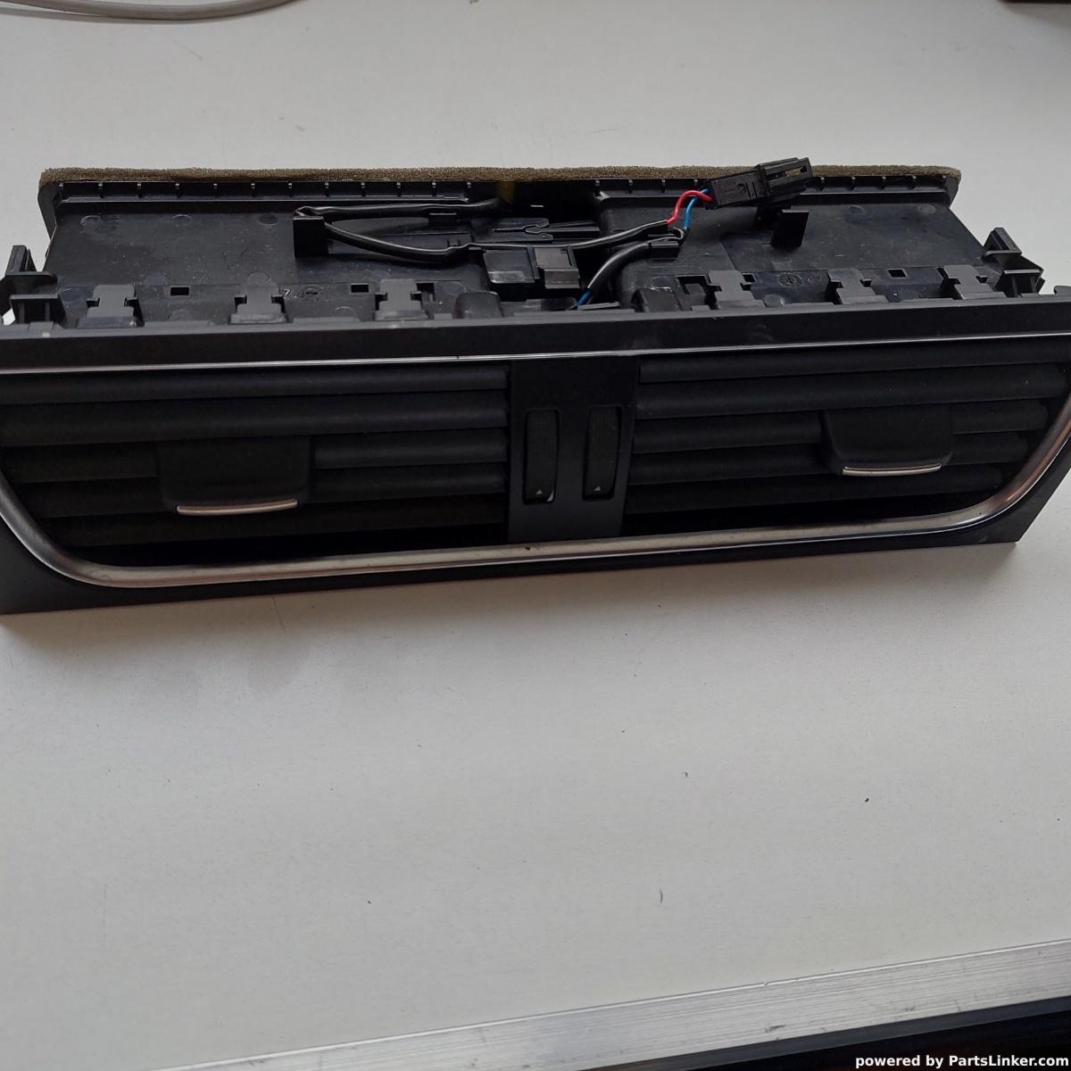 Grila ventilatie bord AUDI A5/S5 (8T3) [ 2007 - 2017 ] OEM 8t2820951c
