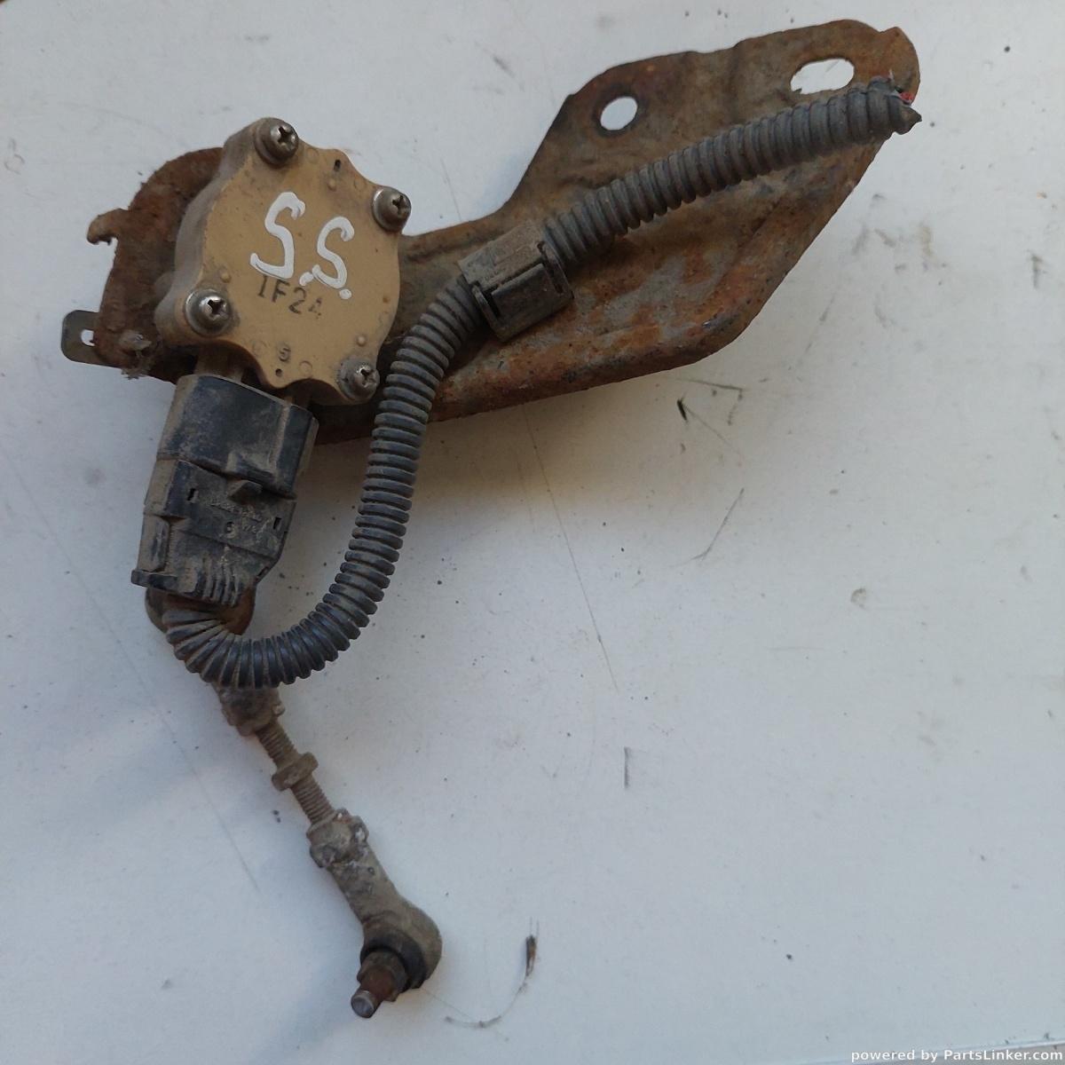 Senzor suspensie  stanga spate TOYOTA LAND CRUISER 150 (TRJ15_, KDJ15_, GRJ15_, GDJ15_) [ 2009  OEM 8282112430