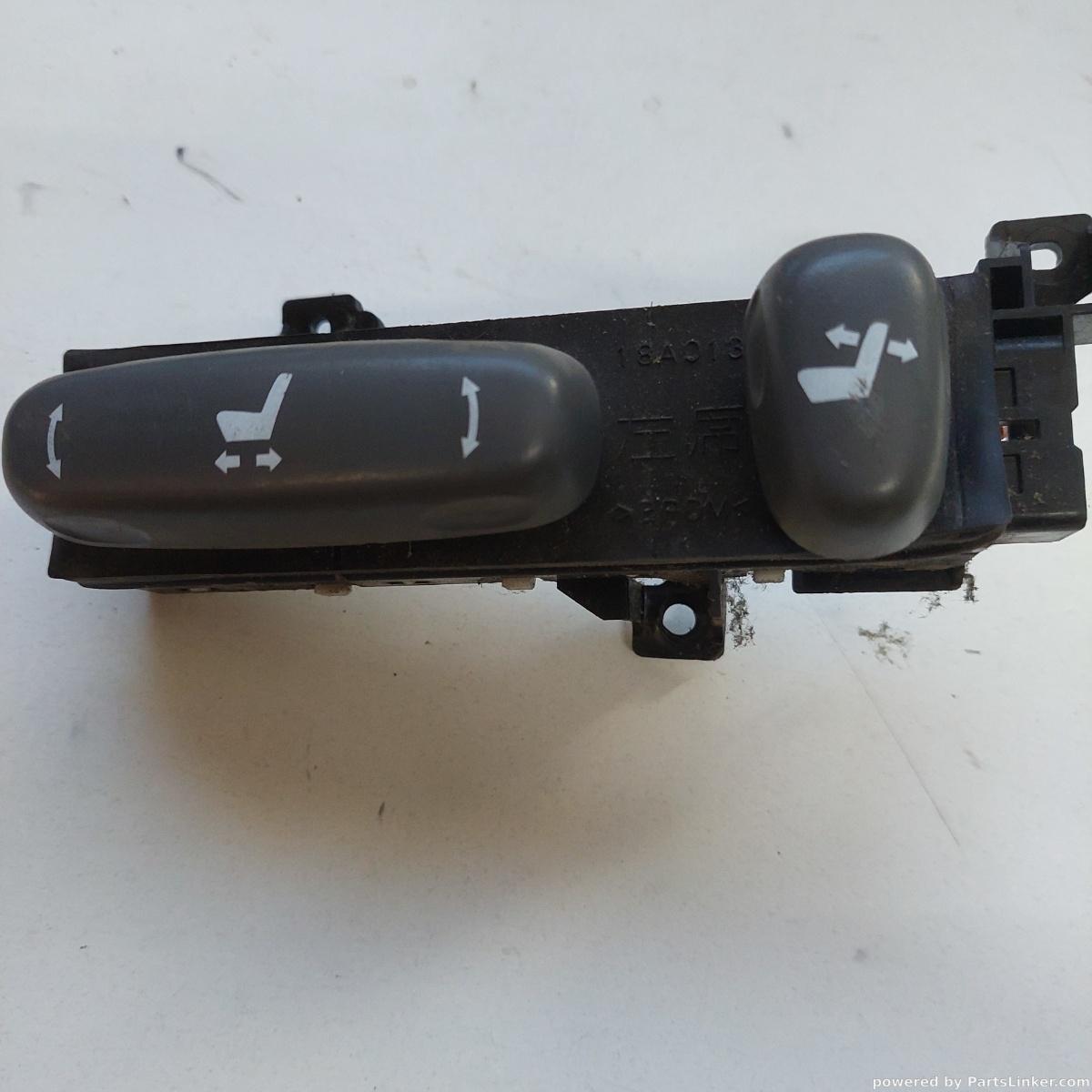 Butoane TOYOTA LAND CRUISER 150 (TRJ15_, KDJ15_, GRJ15_, GDJ15_) [ 2009  OEM 18a013