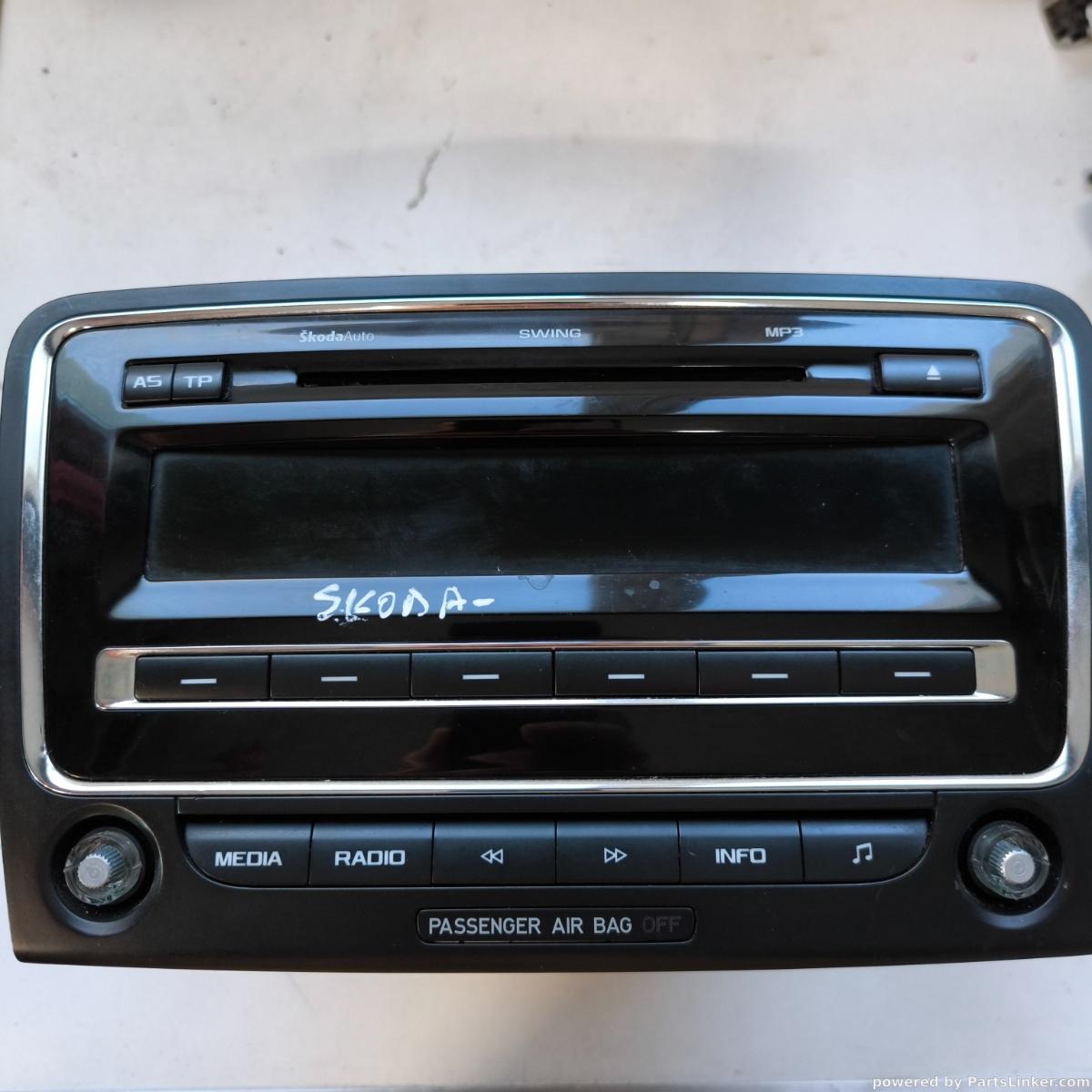 CD player auto SKODA SUPERB III Estate (3T5) [ 2009 - 2015 ] OEM 3t0035161