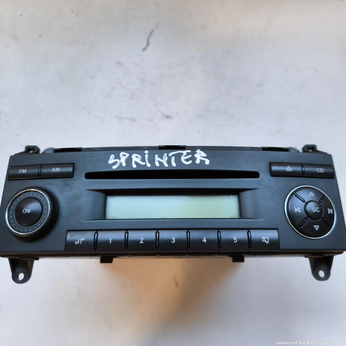 CD player auto MERCEDES-BENZ SPRINTER 3,5-t Box (906) [ 2006 - > ] OEM A9068200486