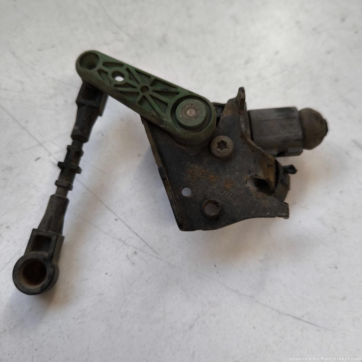 Senzor nivel stanga fata SKODA OCTAVIA III (5E3, NL3, NR3) [ 2012 - > ] OEM 4b0973712a