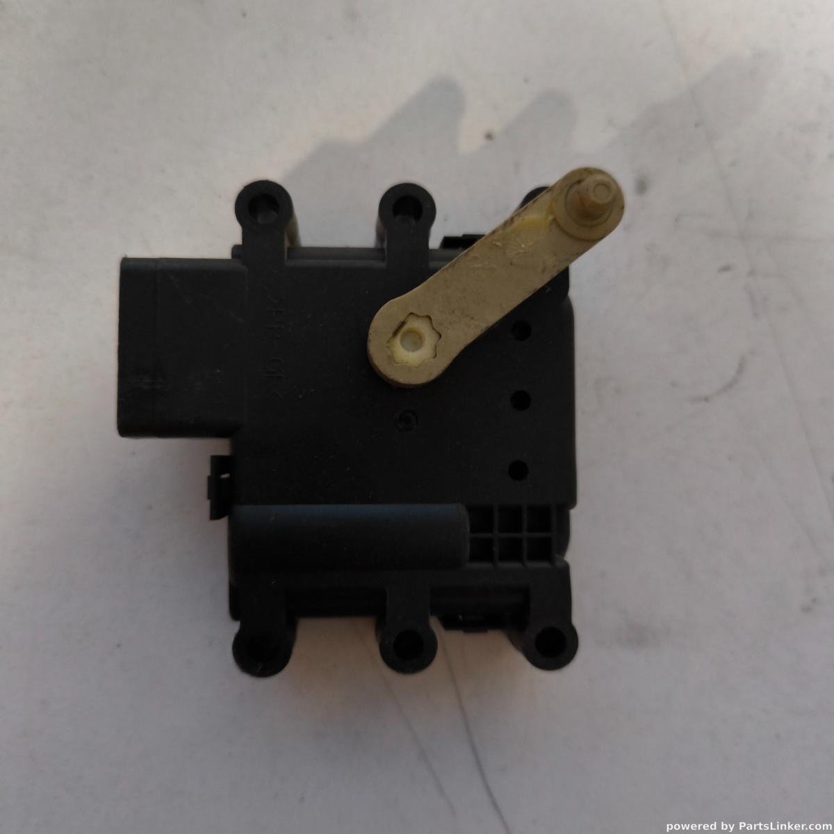 Motoras clima bord MAZDA 6 Hatchback GG 2002 - 2008 83848484