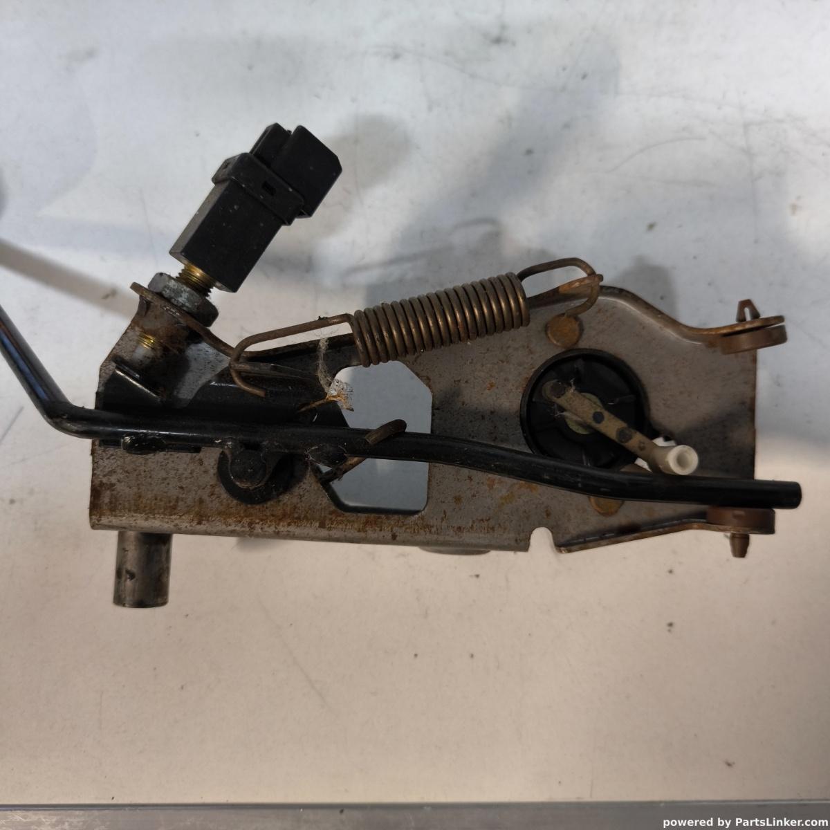 Pedala ambreiaj MAZDA 6 an 2004  (JASM, JBSM) [ 1996 - 2003 ] OEM W6101080 – foto 2