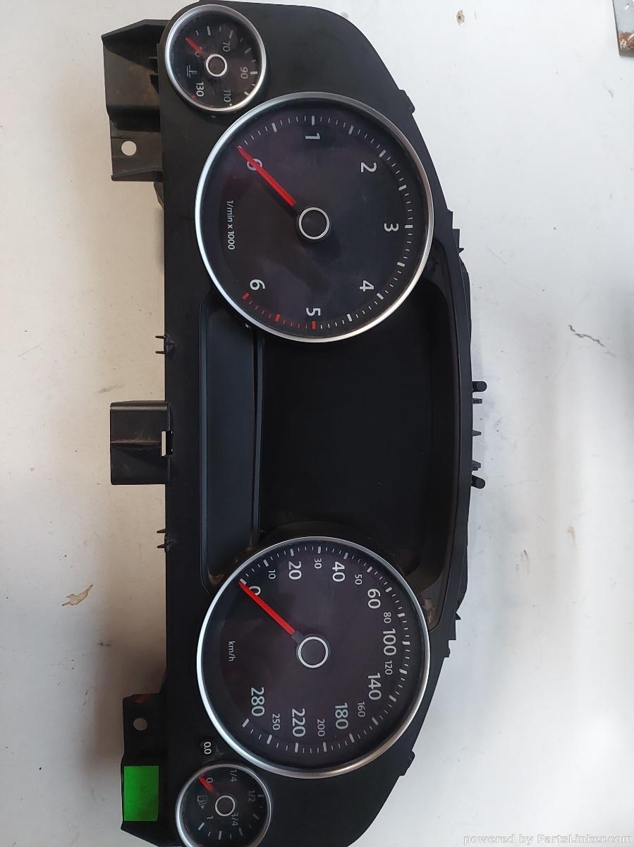 Ceasuri bord VOLKSWAGEN TOUAREG (7P5, 7P6) [ 2010 - 2018 ] OEM 7p6920882