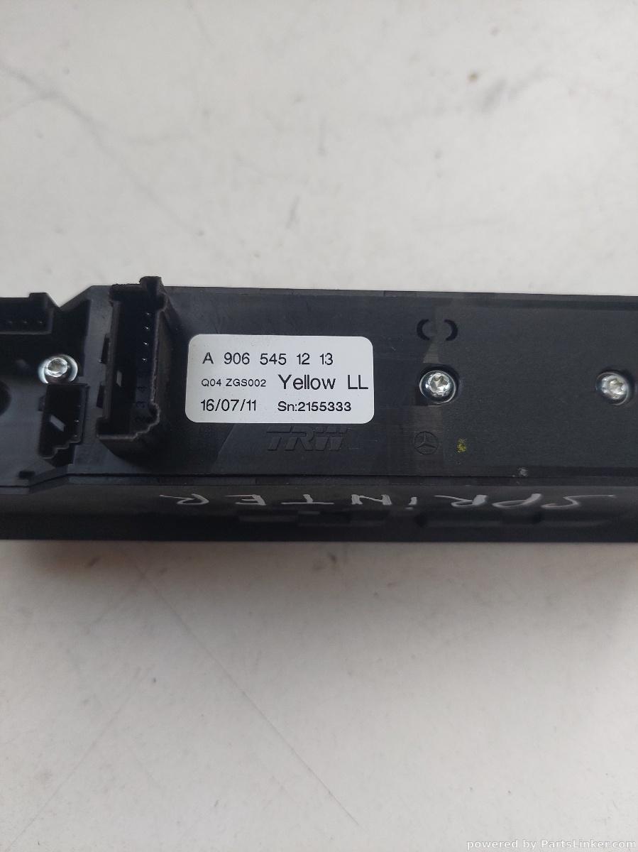 Butoane geamuri electrice MERCEDES-BENZ SPRINTER 3,5-t Box (906) [ 2006 - > ] OEM A9065451213 – foto 2