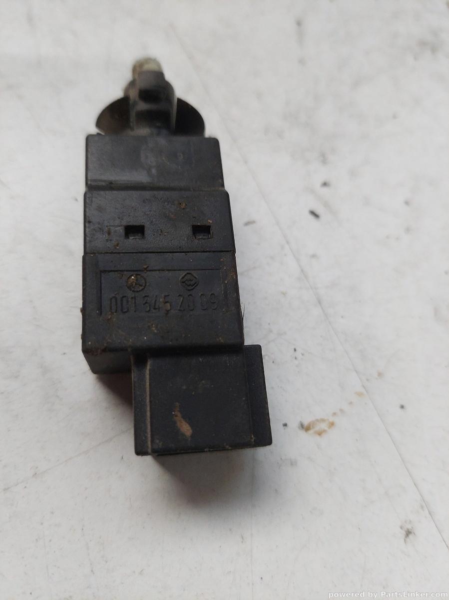 Comutator lumini frana MERCEDES-BENZ SPRINTER (905) [ 1995 - > ] OEM Sprinter 1999-2006 – foto 2