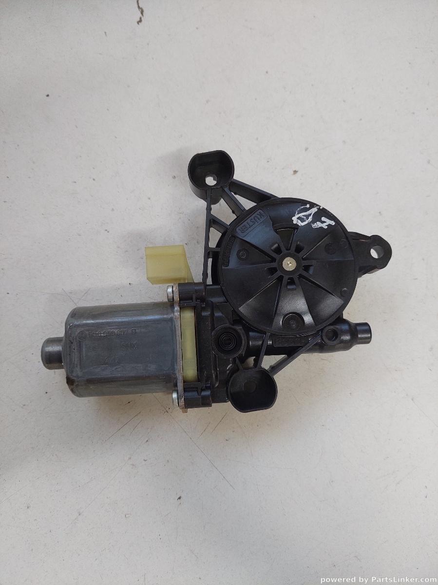 Motoras macara geam dreapta fata VOLKSWAGEN GOLF VII (5G1, BE1) [ 2012 - > ], VOLKSWAGEN GOLF VAN VII Variant (BA5) [ 2013 - 2017 ] OEM 5q0959802b