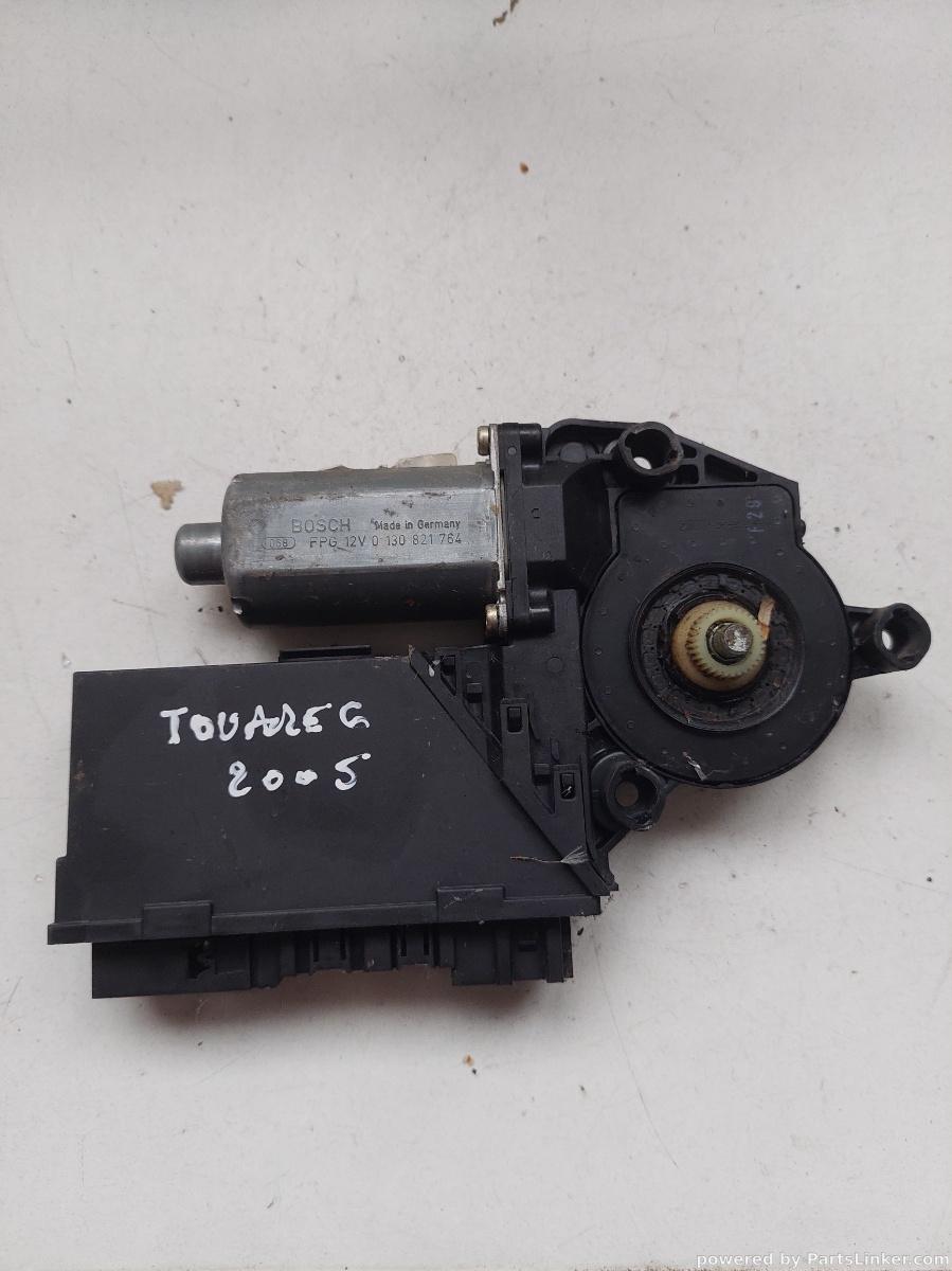 Motoras geam dreapta spate VOLKSWAGEN TOUAREG 7LA, 7L6, 7L7 2002 - 2013 0130821764