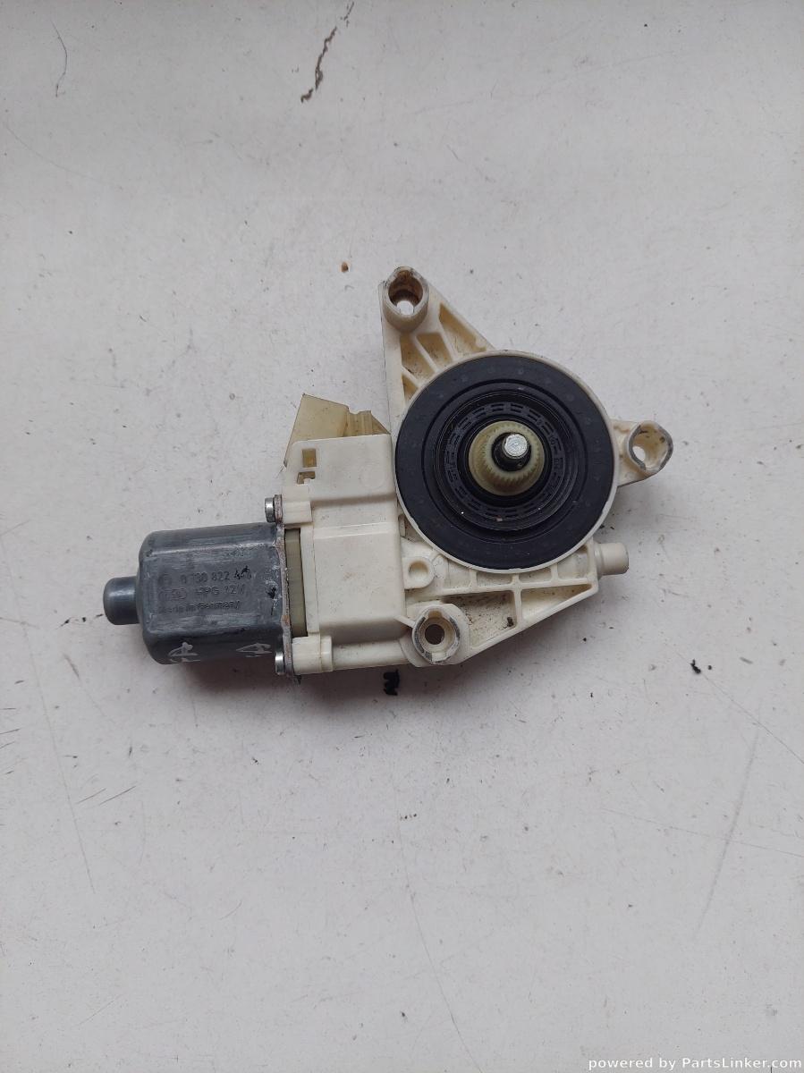 Motoras geam pivotant stanga fata MERCEDES-BENZ C-CLASS W204 2007 - 2014 0130822441