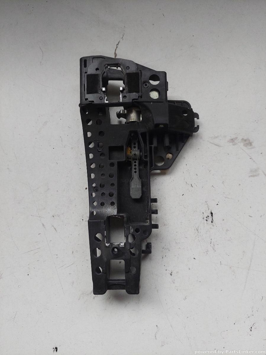Suport maner stanga fata AUDI A8 III (4H2, 4H8, 4HC, 4HL) [ 2009 - 2018 ] OEM 4h0837885