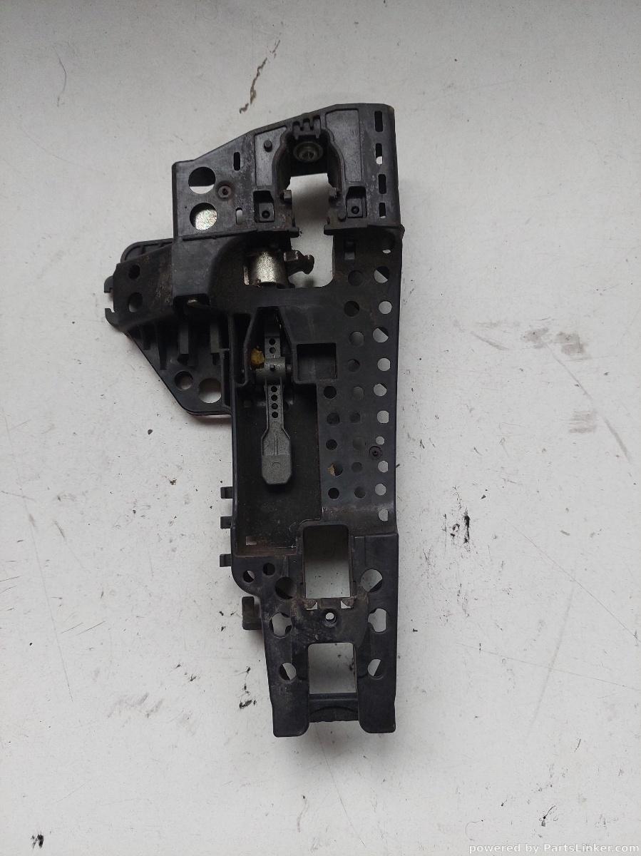 Suport maner  dreapta spate AUDI A8 III (4H2, 4H8, 4HC, 4HL) [ 2009 - 2018 ] OEM 4h0837886