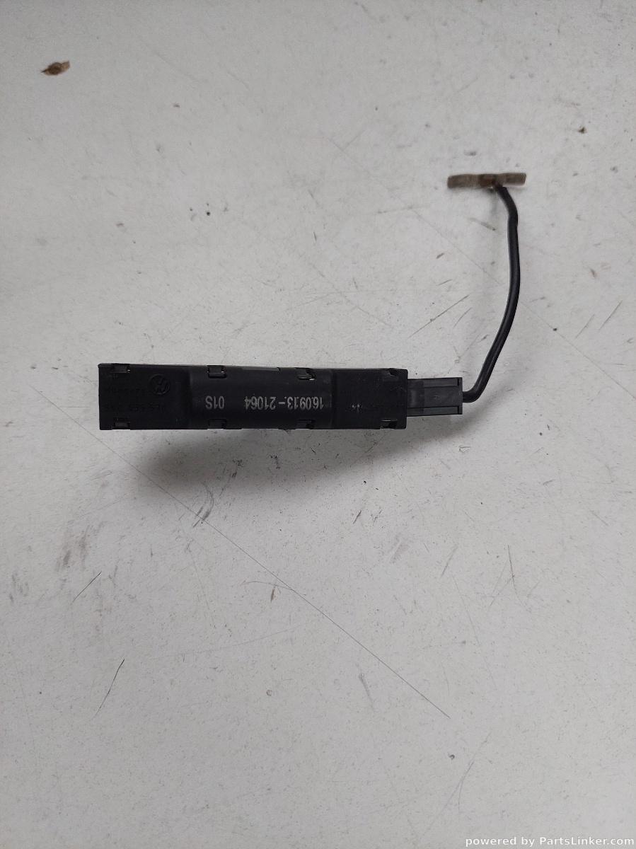 Amplificator antena VOLKSWAGEN GOLF 7 [ 2013 - 2017 ] OEM 5n0035570