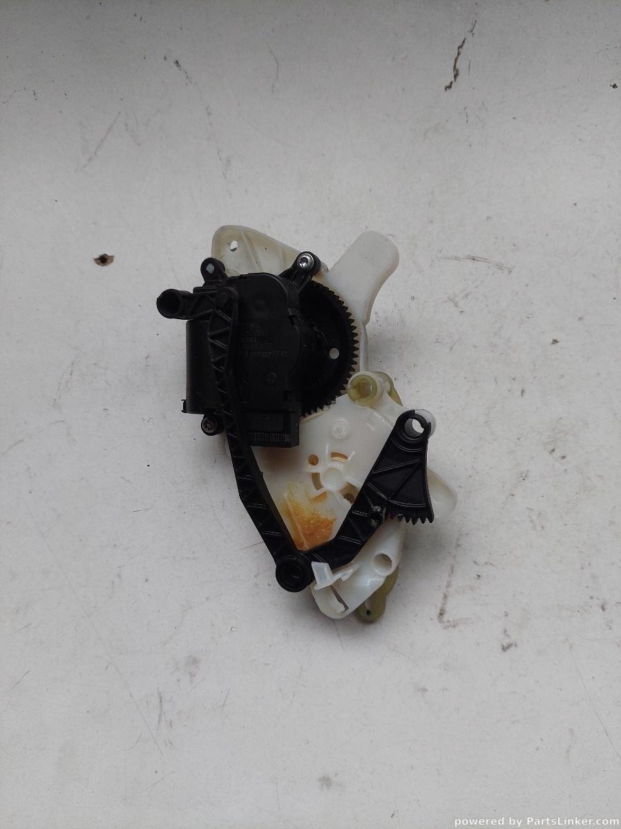 Motoras clapeta aeroterma VOLKSWAGEN GOLF 7(5G1, BE1) [ 2012 - > ] OEM 5q0907511j