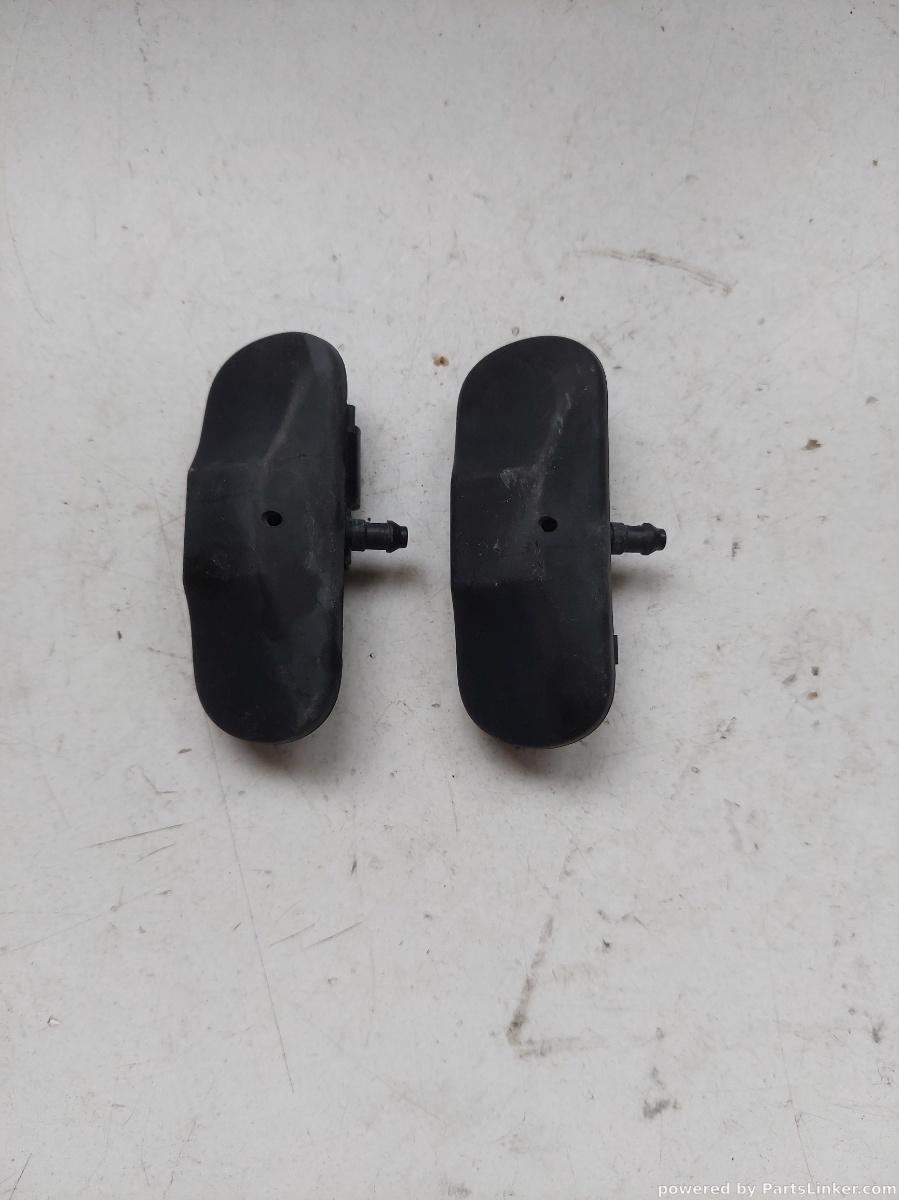 Duze spalator parbriz VOLKSWAGEN GOLF 7 (5G1, BE1) [ 2012 - > ] OEM 5m0955986c