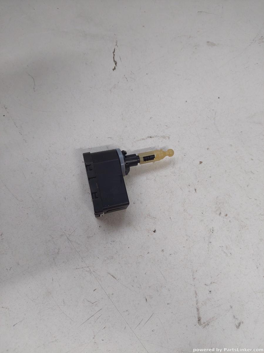 Motoras far stanga fata VOLKSWAGEN GOLF 7 (5G1, BE1) [ 2012 - > ] OEM 850622
