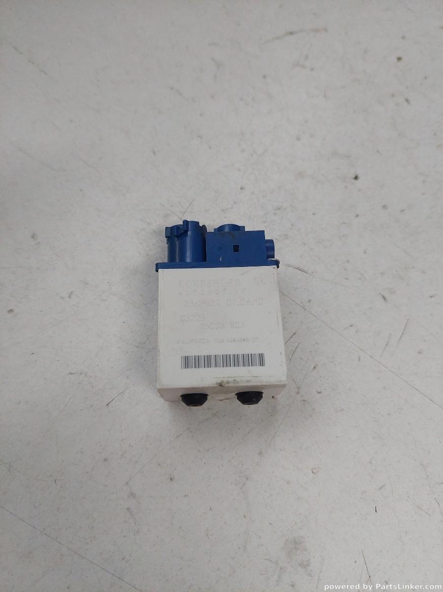 Compresor perne aer scaun  dreapta fata BMW 7 V (F01, F02, F03, F04) [ 2008 - 2015 ] OEM 0706011687