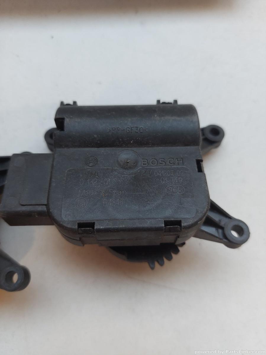 Motoras climatronic SKODA FABIA Saloon (6Y3) [ 1999 - 2007 ] OEM 0132801357 – foto 2