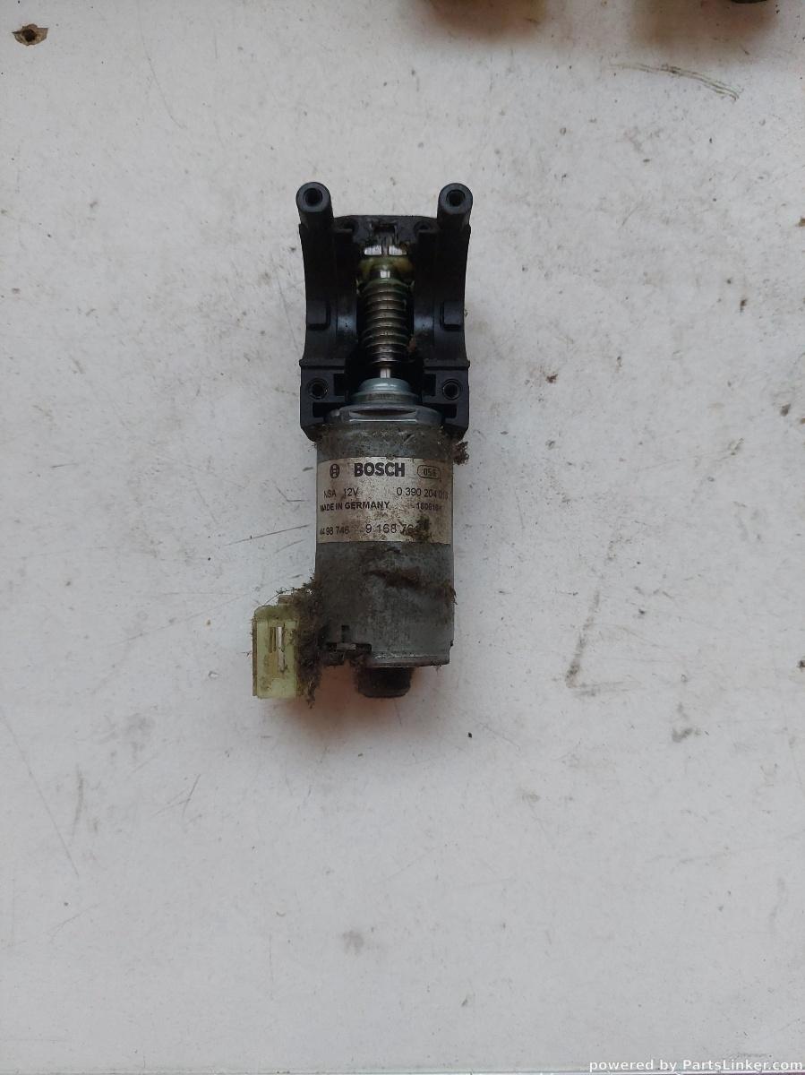 Motoras reglaj scaun stanga fata BMW 7 V (F01, F02, F03, F04) [ 2008 - 2015 ] OEM 0390204013