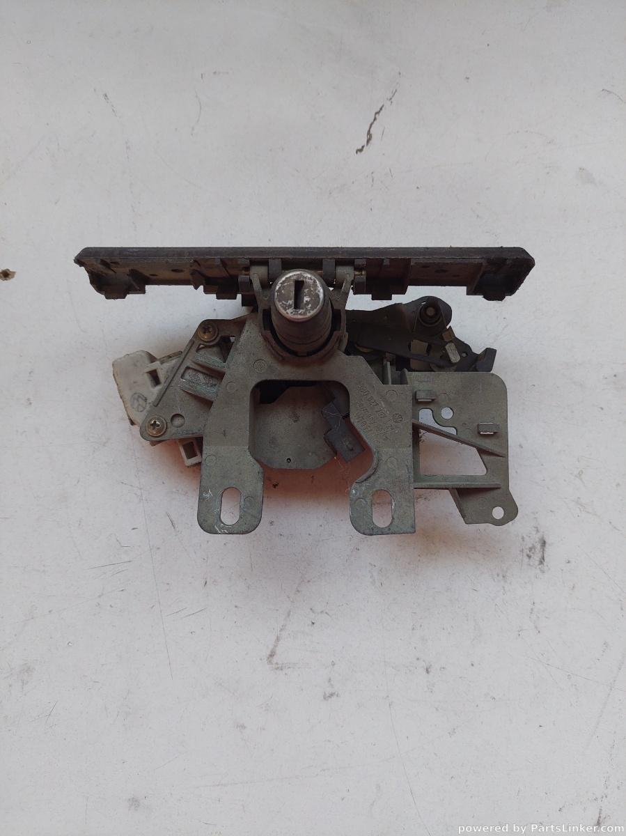 Butuc haion VOLKSWAGEN PASSAT Estate (3B5) [ 1997 - 2001 ] OEM 3b0827297t
