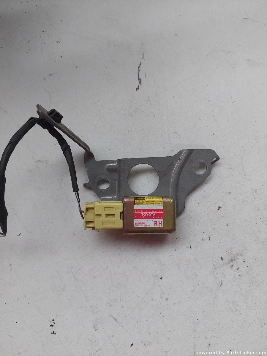 Senzor impact airbag TOYOTA RAV 4 IV (WWA4_, AVA4_, ZSA4_, ALA4_) [ 2012 - > ] Denso OEM 8983342020
