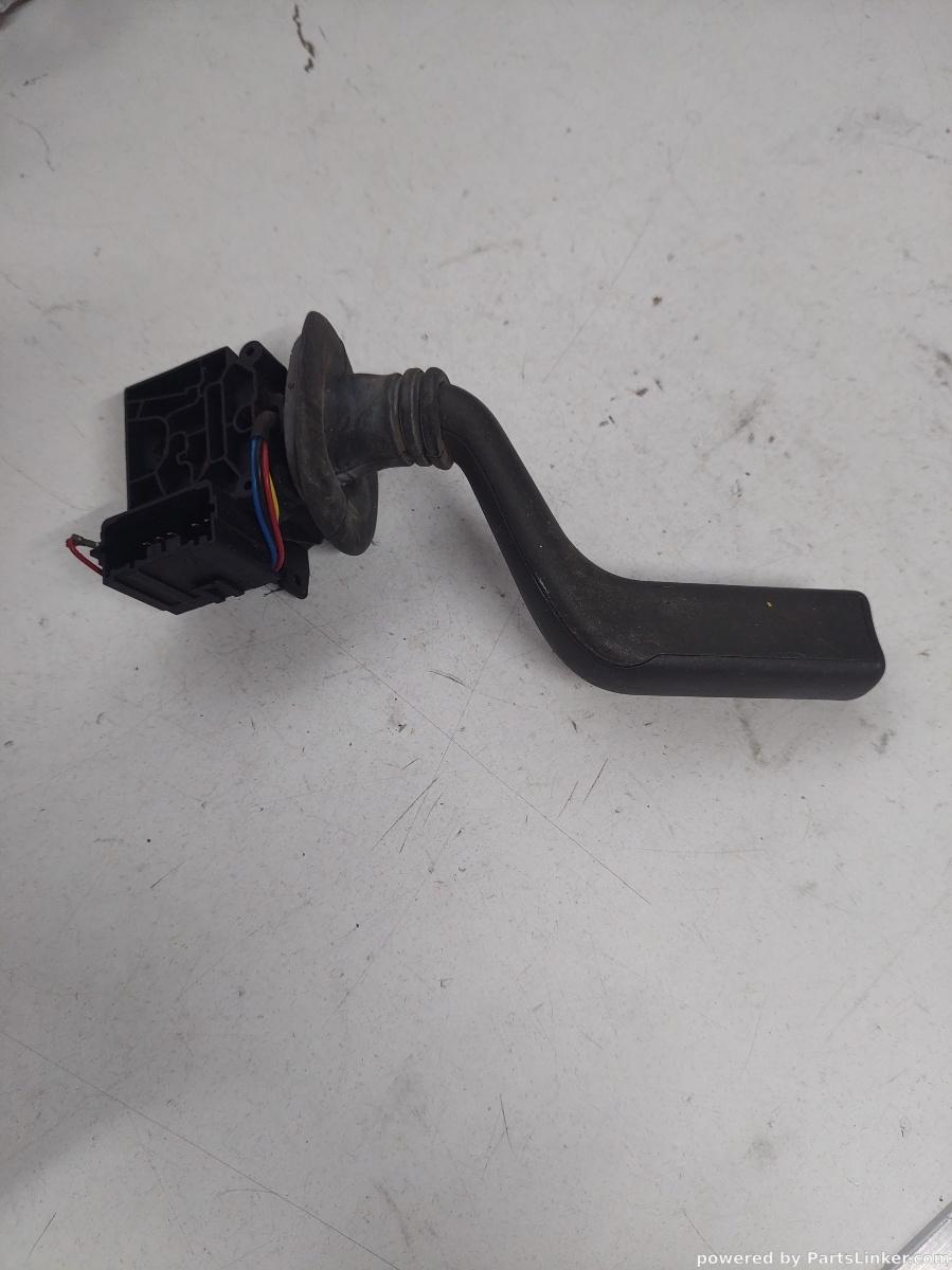 Maneta stergatoare VOLVO V40 Estate (VW, 645) [ 1995 - 2004 ] OEM 48y – foto 2
