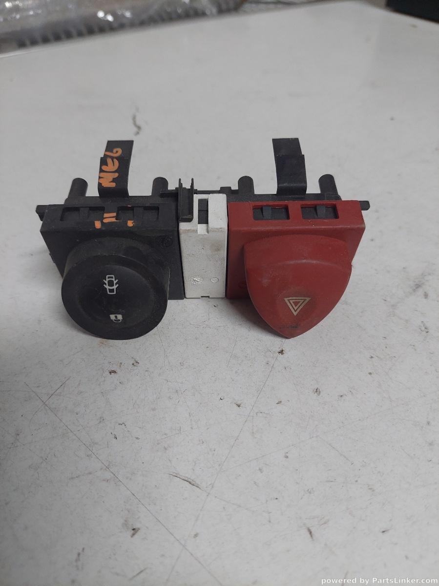 Buton avarie RENAULT MEGANE II (BM0/1_, CM0/1_) [ 2001 - 2012 ] Delphi OEM 88040009