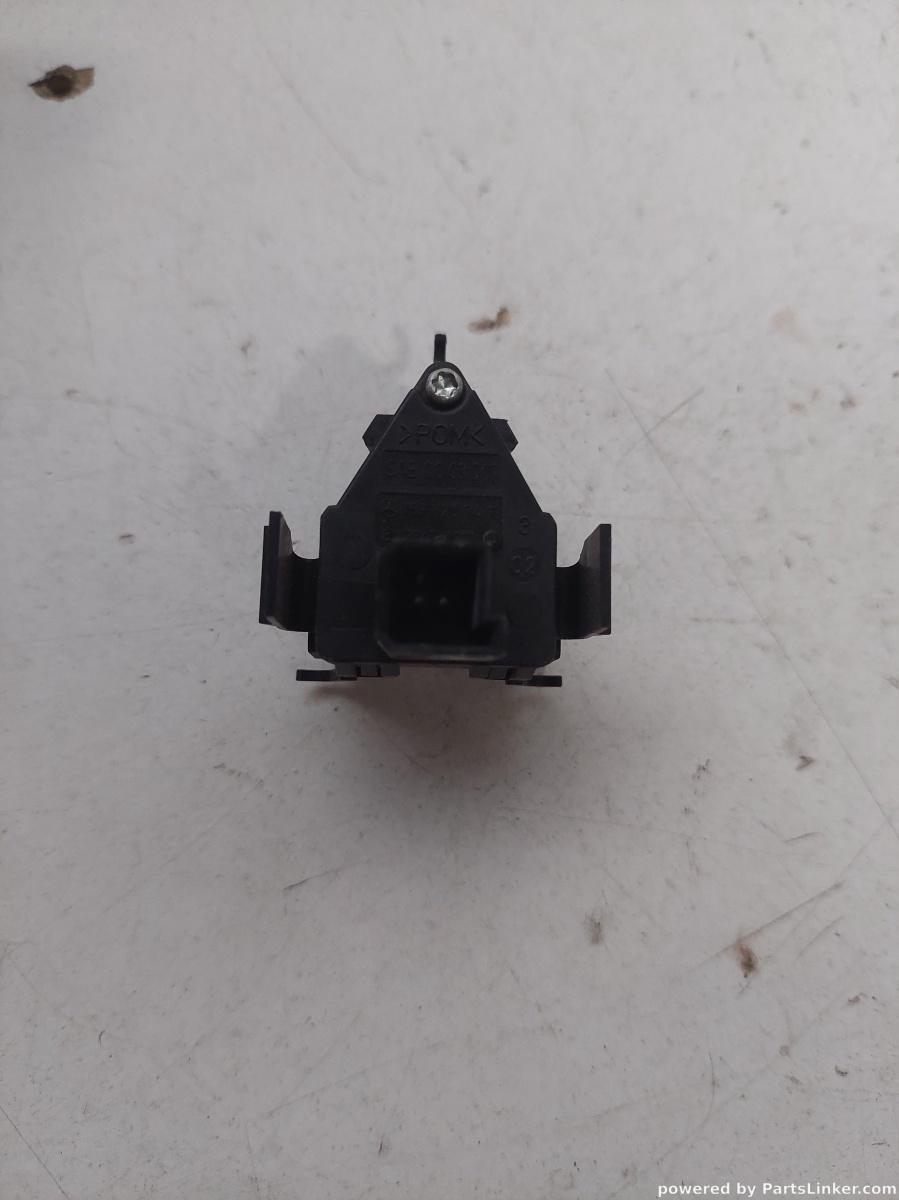 Buton avarie MERCEDES-BENZ B-CLASS (W245) [ 2005 - 2011 ] OEM 1698207410 – foto 2