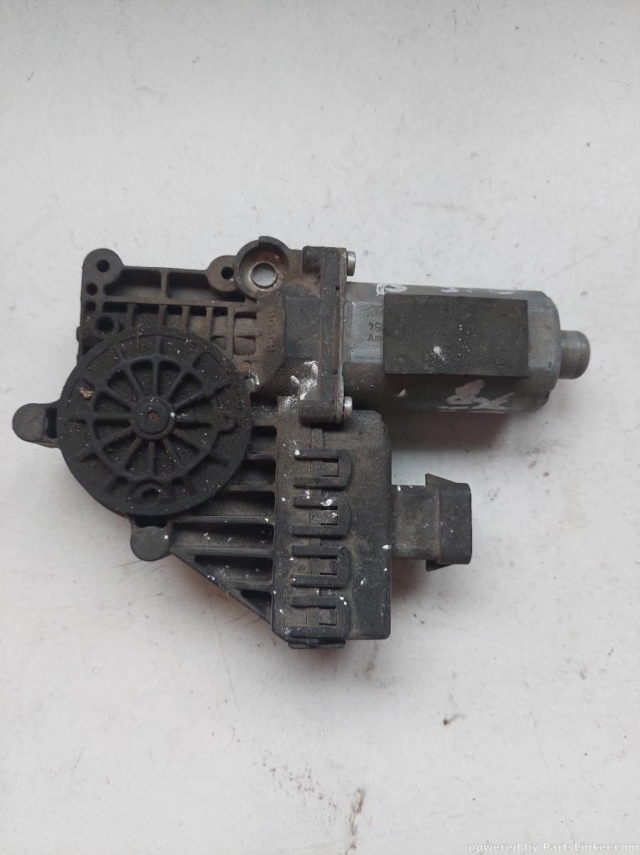 Motoras macara geam dreapta fata OPEL ZAFIRA B (A05) [ 2005 - 2015 ] BOSCH OEM 13104886101