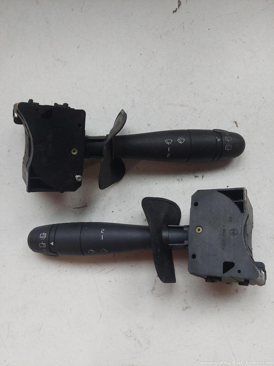 Maneta stergatoare RENAULT CLIO III (BR0/1, CR0/1) [ 2005 - > ] OEM 8200399390
