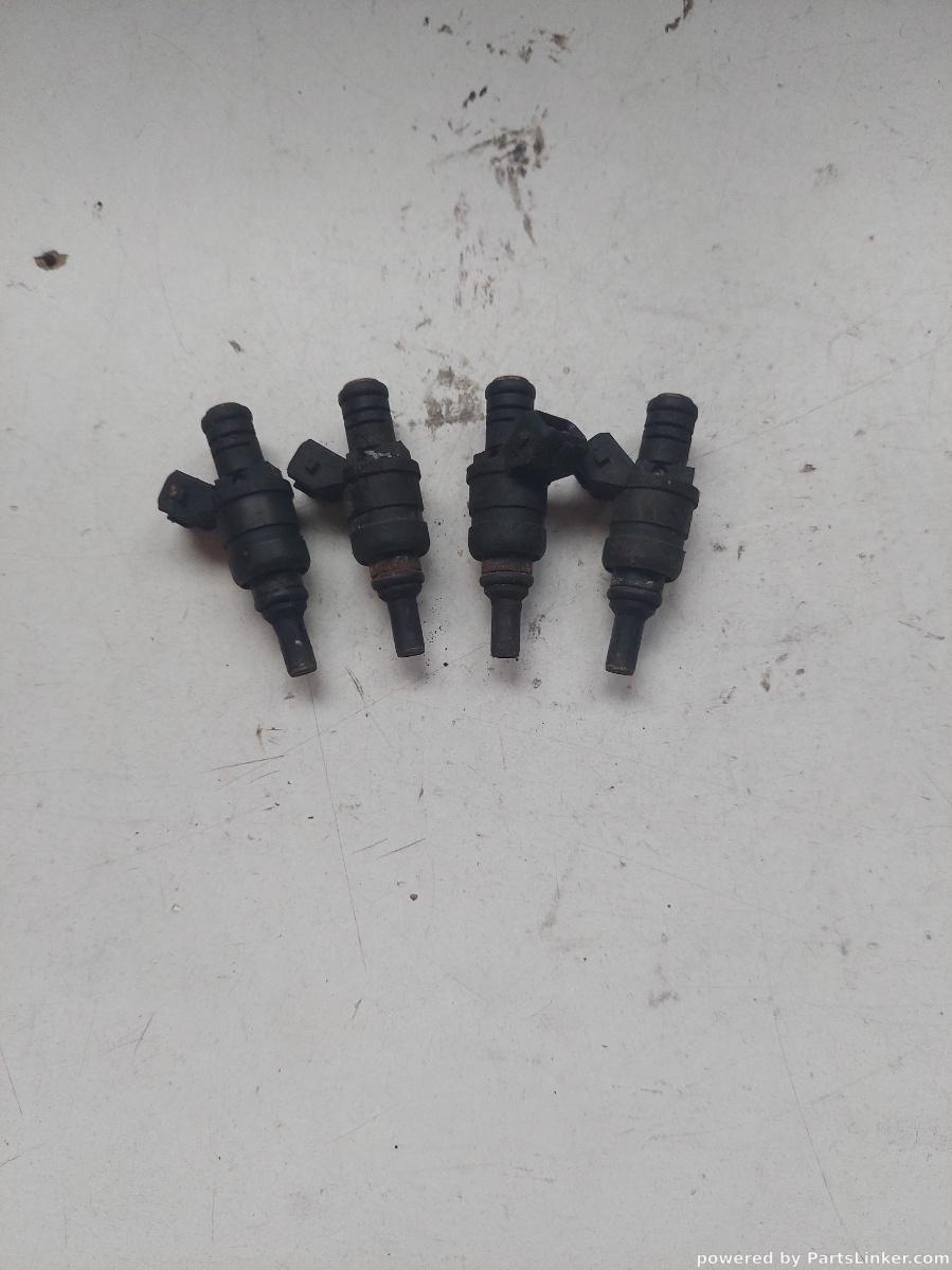 Set injectoare combustibil BMW 5 E60 2001 - 2010 520 i N43 B20 A 1427240