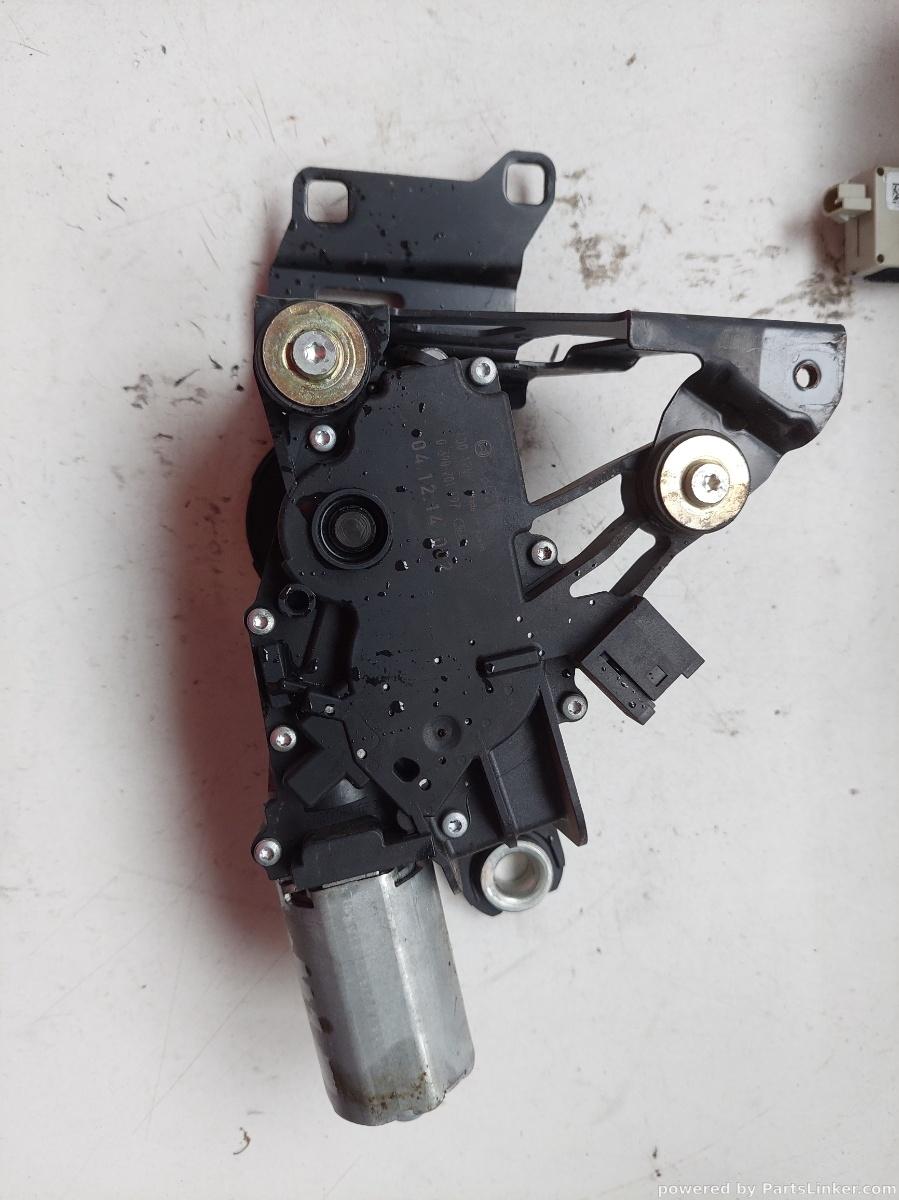 Motoras stergatoare haion BMW 5 (E60) [ 2001 - 2010 ] OEM 0390201597