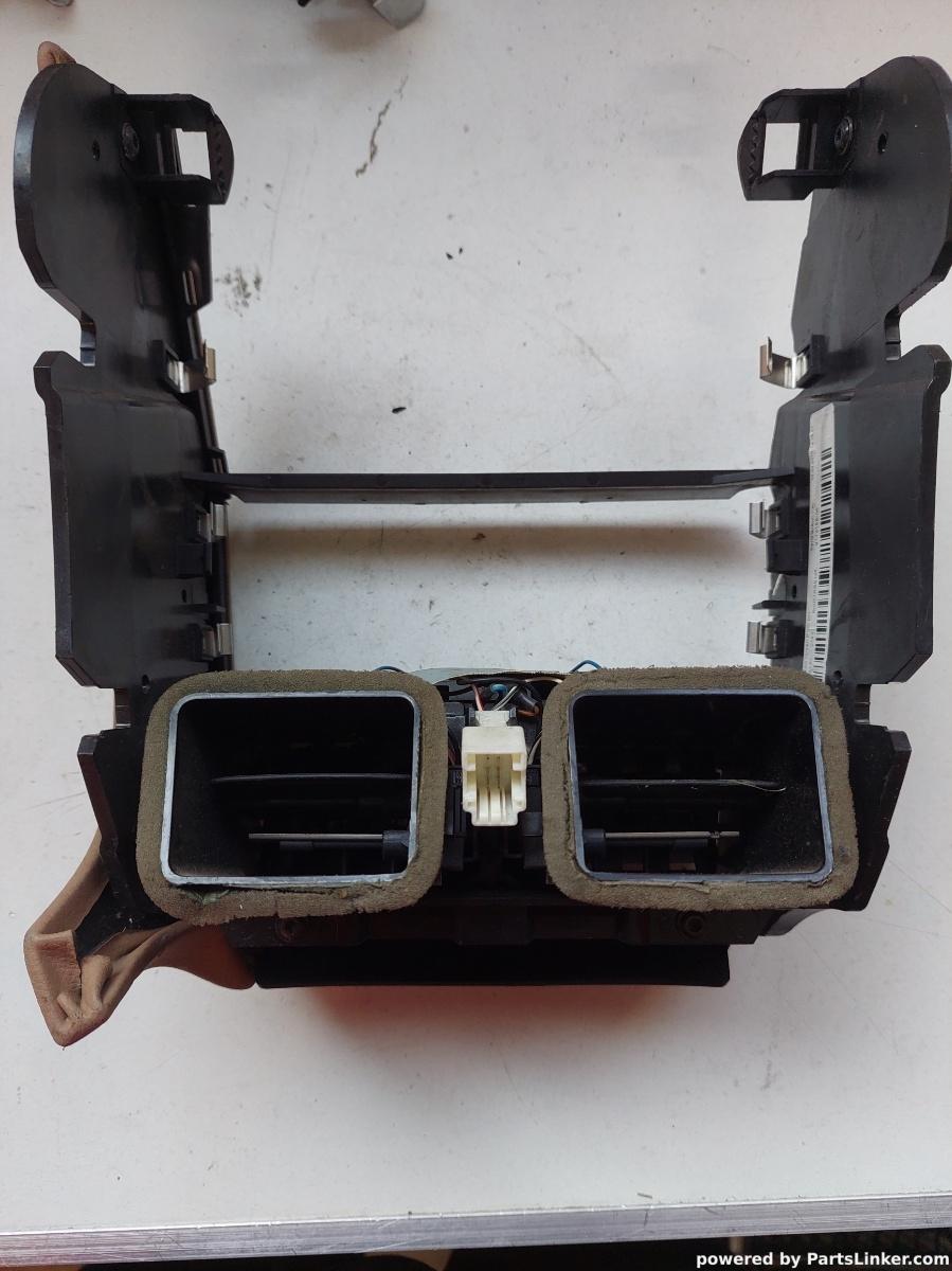 Guri ventilatie dreapta spate BMW 7 V (F01, F02, F03, F04) [ 2008 - 2015 ] OEM 917316606 – foto 2