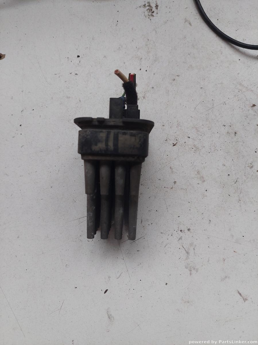 Rezistenta trepte SAAB 9-5 (YS3E) [ 1997 - 2009 ] OEM 90566802