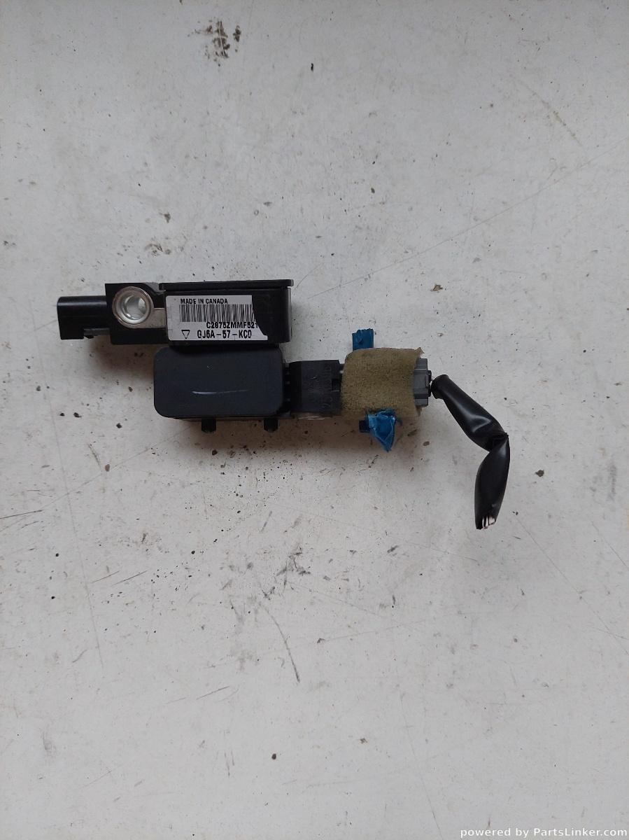 Senzor airbag MAZDA 323 S VI (BJ) [ 1998 - 2004 ] OEM Gj6a57kc0
