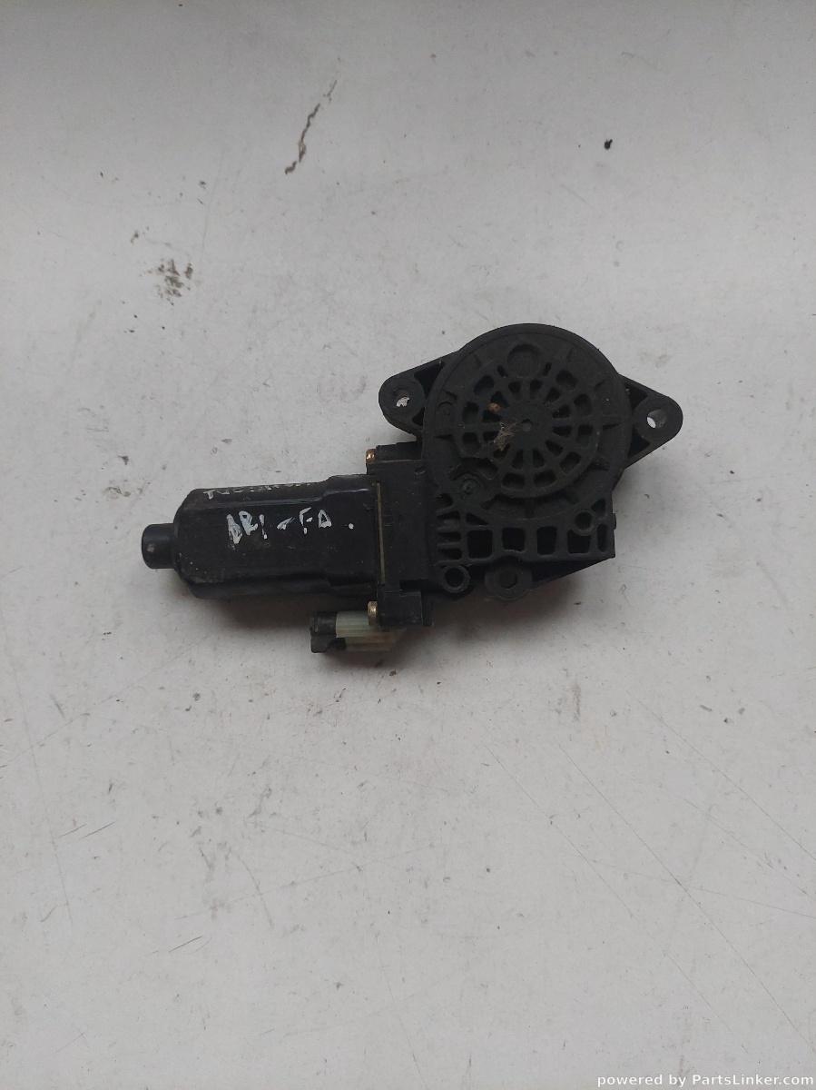 Motoras macara geam dreapta fata HYUNDAI TUCSON (JM) [ 2004 - 2010 ]