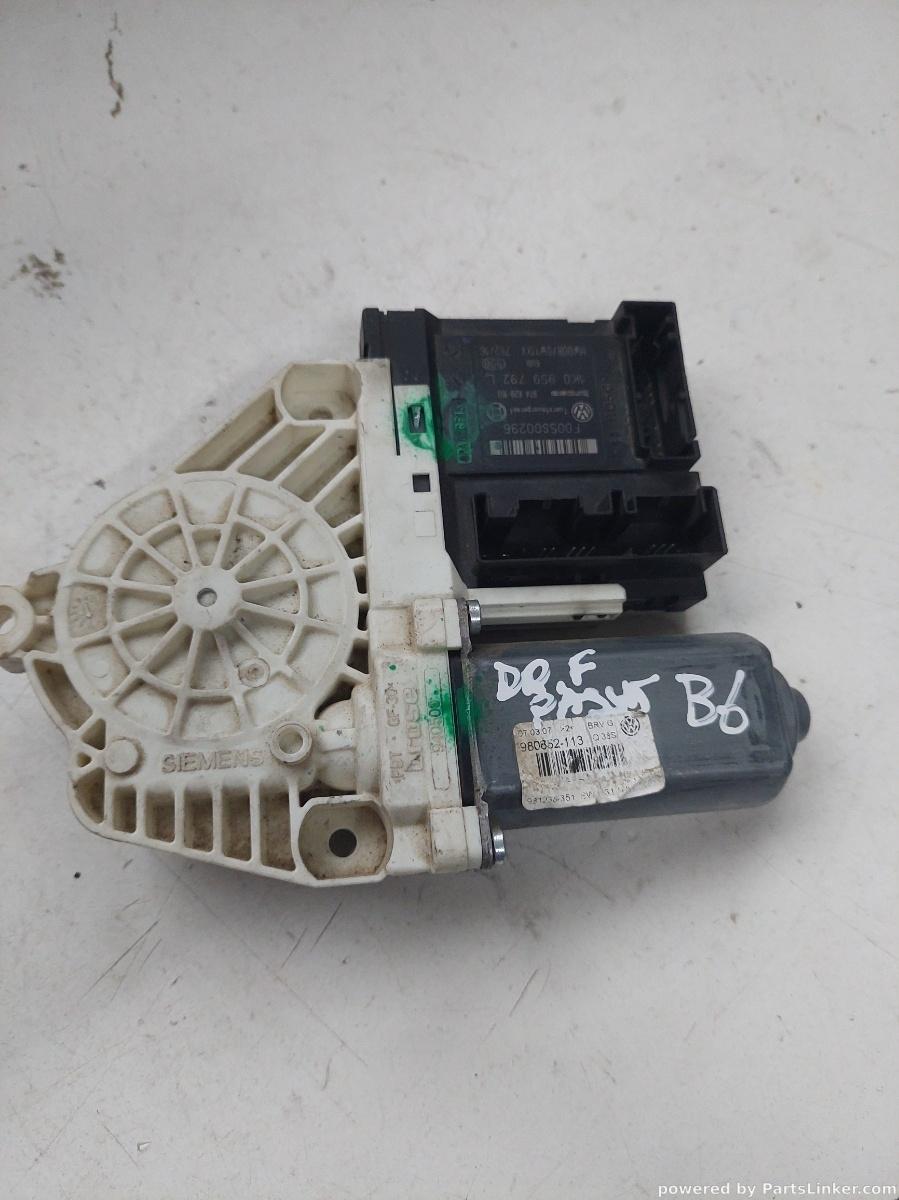 Motoras macara geam dreapta fata VOLKSWAGEN PASSAT Variant (3B6) [ 2000 - 2005 ] OEM 1k0959792l